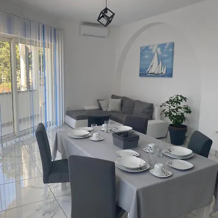 Apartman Mara *