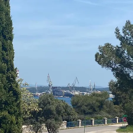 Διαμέρισμα Mara *