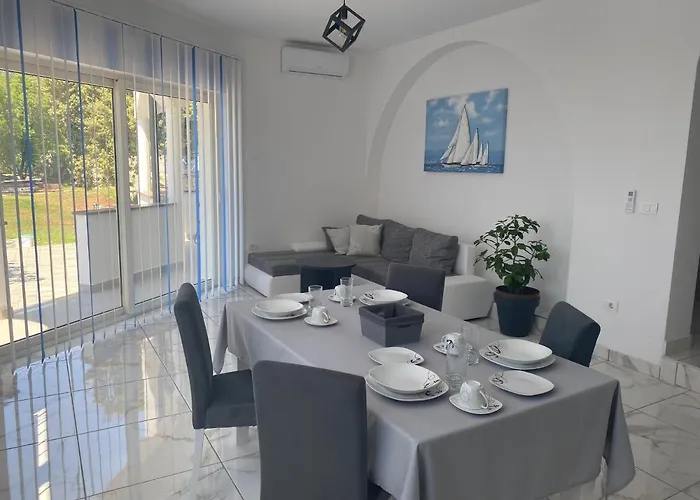 Διαμέρισμα Mara *