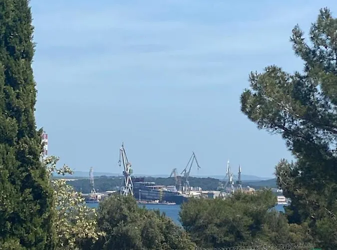 Διαμέρισμα Mara *